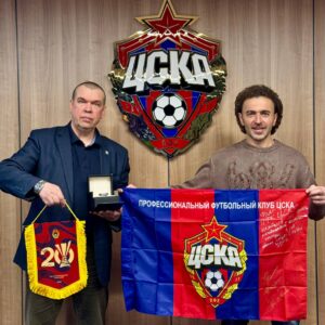 В музей ЦСКА переданы флаг и вымпел армейцев, побывавшие в космосе