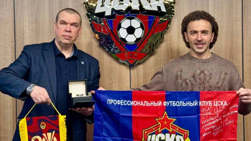 В музей ЦСКА переданы флаг и вымпел армейцев, побывавшие в космосе
